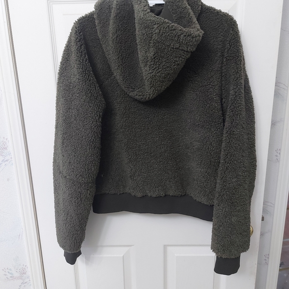 Lululemon Olive Textured Fleece Half Zip - Picture 2 of 2